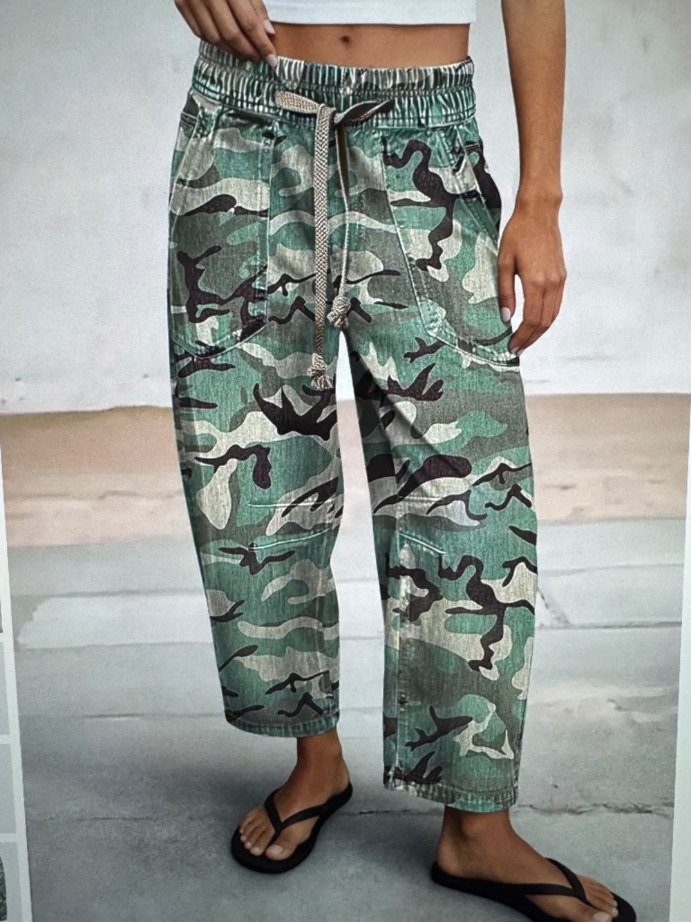 Flamingals Camo Drawstring Mid Waist Barrel Leg Crop Pants medium NEW WITH TAGS